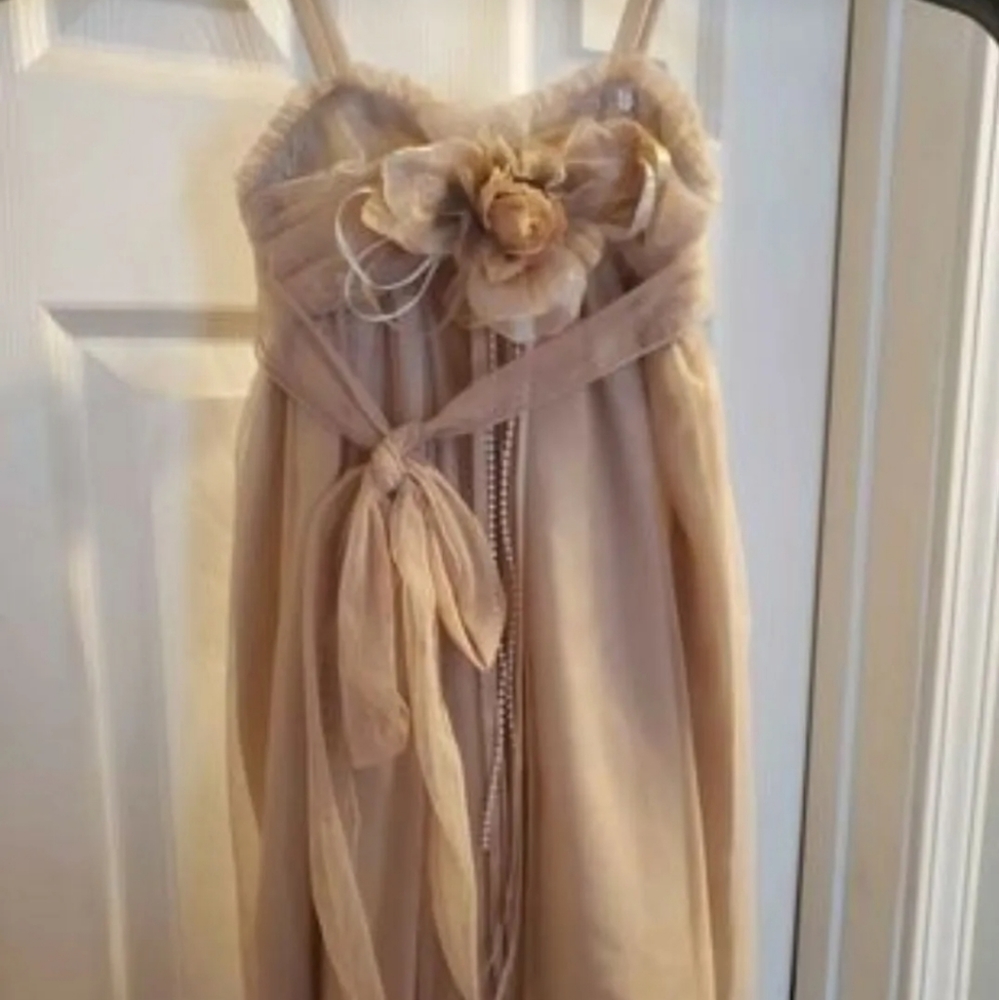 Kid's Dream unique beige toddler dress, size 1-2. Lovely floral & beads. EUC